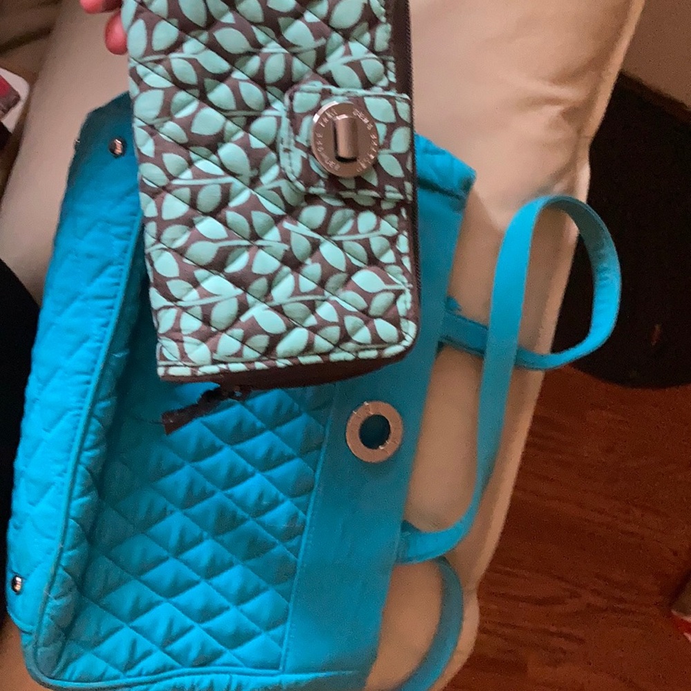 Like new vera Bradley purse and wallet set